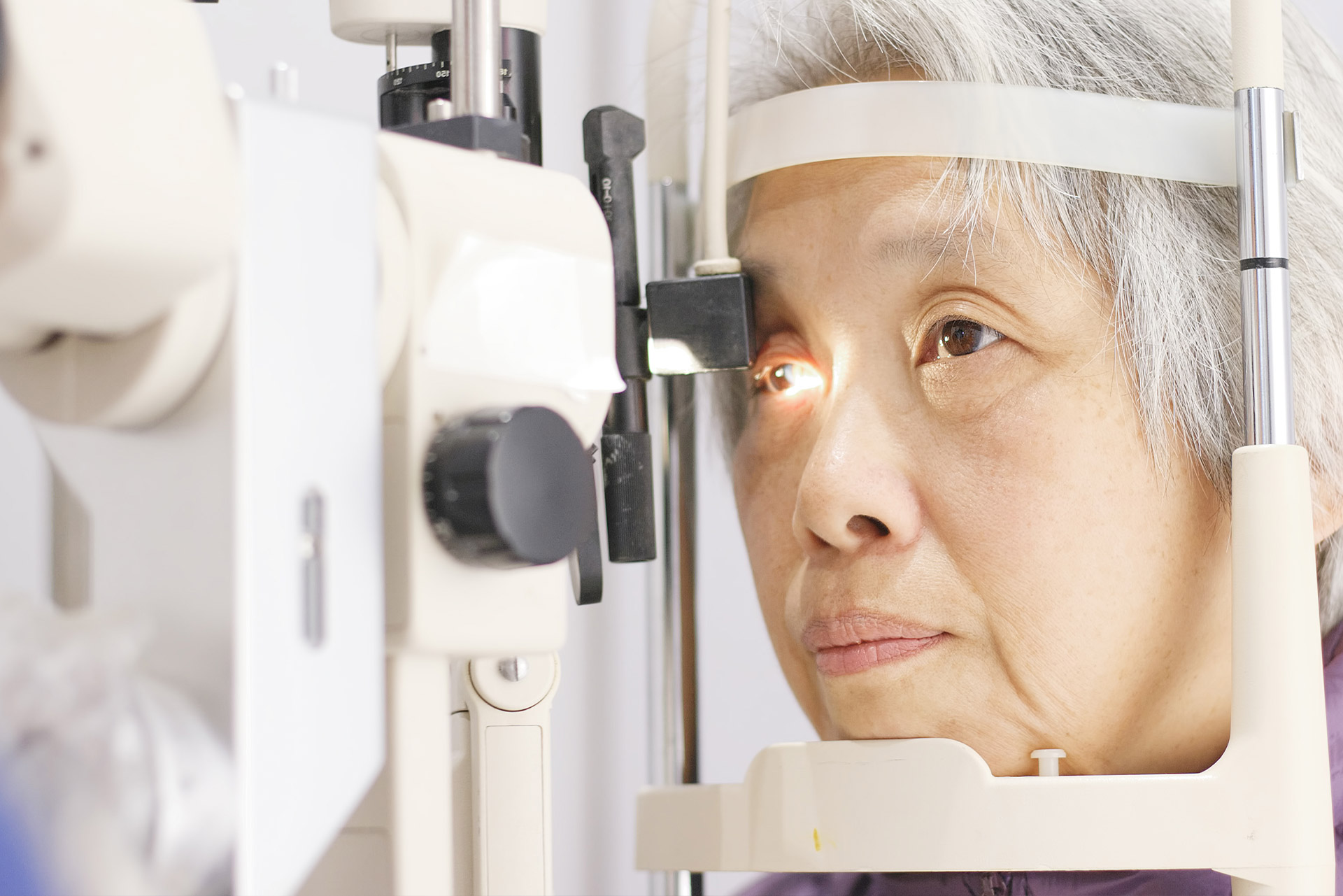 Clear Eye Care | Contact Lens Exams Fittings, Cataract Diagnosis Management and Diabetic Eye Exams